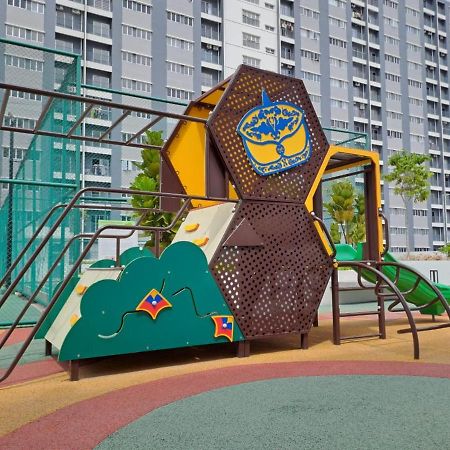 Impiana Homestay Near Putrajaya, Cyberjaya, Musliem Only,Wifi,Netflix Kampung Dengkil Exterior foto
