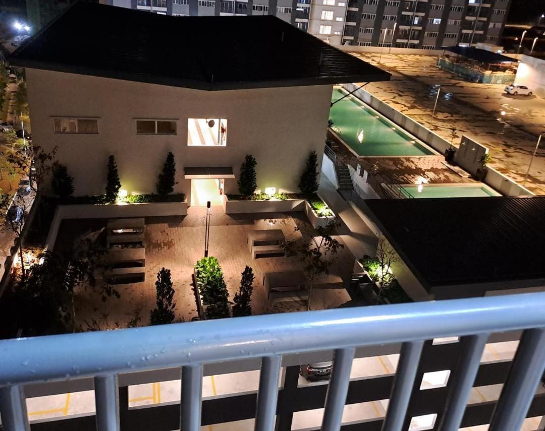 Impiana Homestay Near Putrajaya, Cyberjaya, Musliem Only,Wifi,Netflix Kampung Dengkil Exterior foto