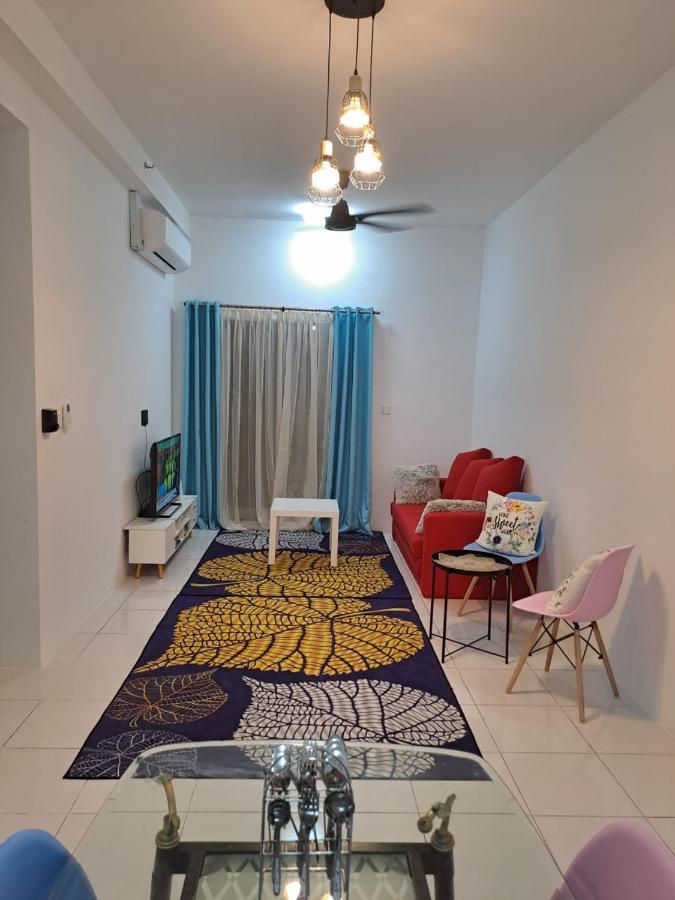 Impiana Homestay Near Putrajaya, Cyberjaya, Musliem Only,Wifi,Netflix Kampung Dengkil Exterior foto