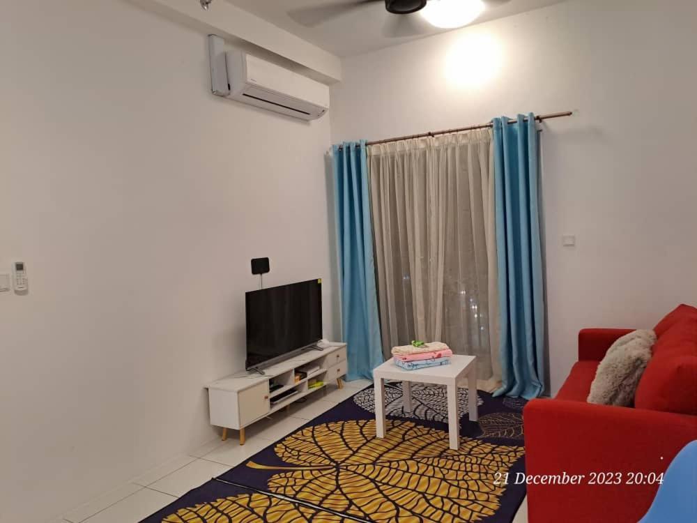 Impiana Homestay Near Putrajaya, Cyberjaya, Musliem Only,Wifi,Netflix Kampung Dengkil Exterior foto